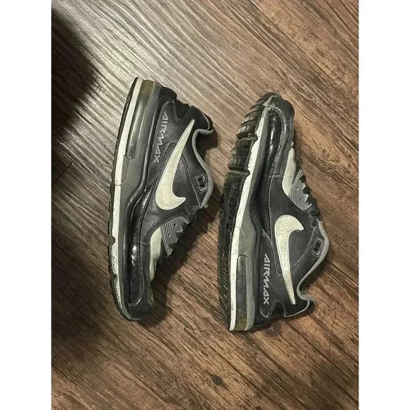 Men’s‎ black and gray Airmax 8.5 shoes - Picture 7 of 7